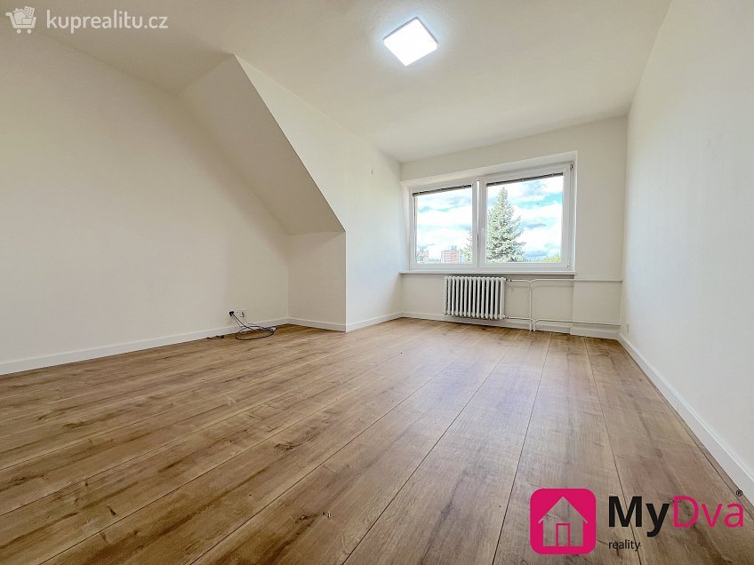 Pronájem  rodinného domu 220 m^2 Horní, Dobšice 
