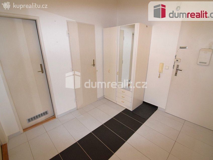 Pronájem bytu 2+kk 52 m^2 Podbabská, Praha 6 