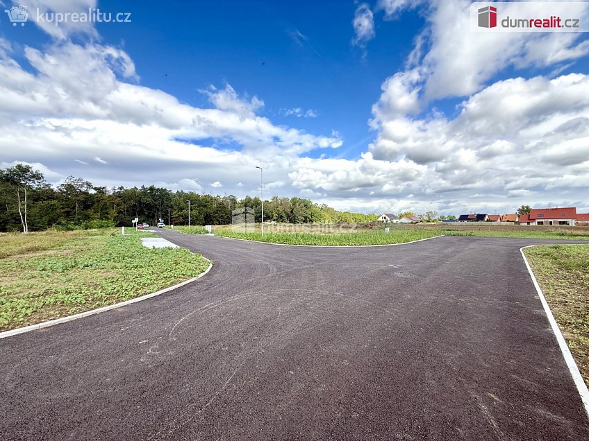 Prodej  stavebního pozemku 724 m^2 Veltrusy, Veltrusy 