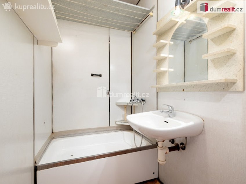 Prodej bytu 1+kk 27 m^2 Francouzská, Ostrava 