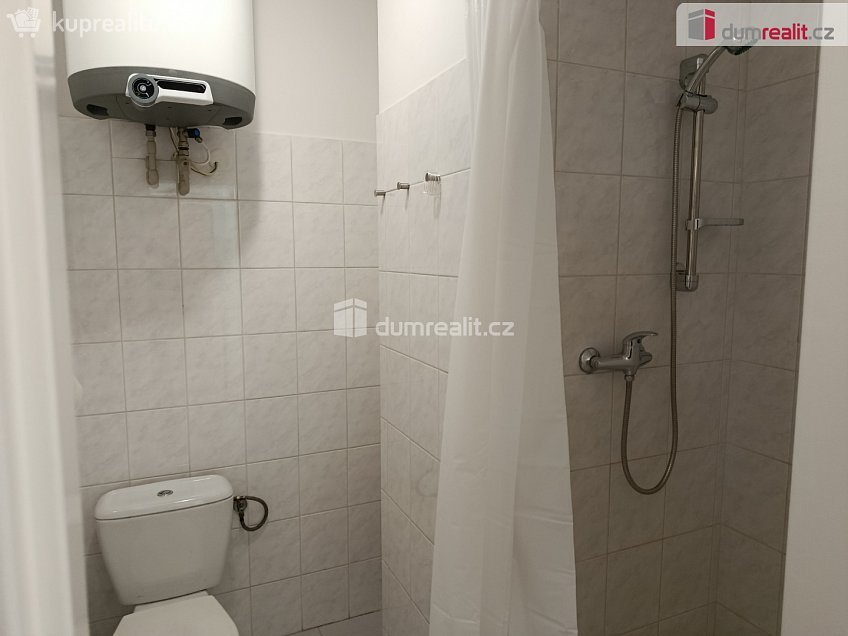 Pronájem bytu 1+kk 25 m^2 Za poštou, Praha 10 