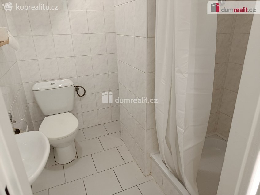 Pronájem bytu 1+kk 25 m^2 Za poštou, Praha 10 