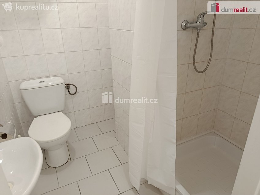 Pronájem bytu 1+kk 25 m^2 Za poštou, Praha 10 