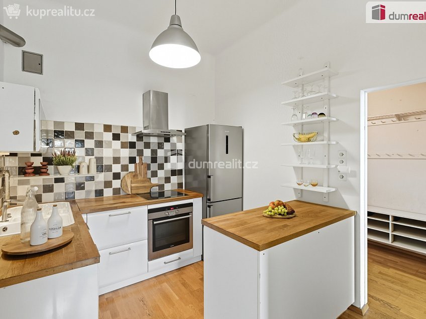 Prodej bytu 3+1 83 m^2 Bělehradská, Praha 2 