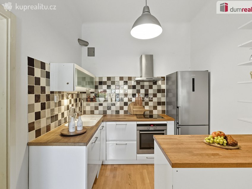 Prodej bytu 3+1 83 m^2 Bělehradská, Praha 2 