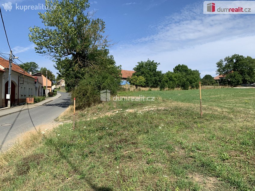 Prodej  stavebního pozemku 1071 m^2 Všeradice, Všeradice 