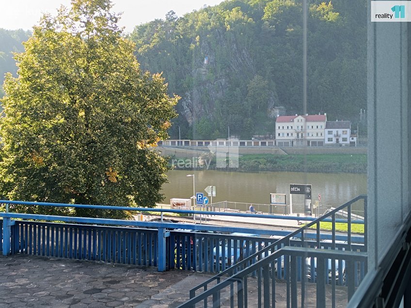 Pronájem bytu 1+1 50 m^2 Karla Čapka, Děčín 