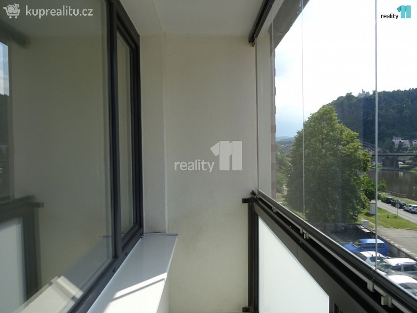 Pronájem bytu 1+1 50 m^2 Karla Čapka, Děčín 