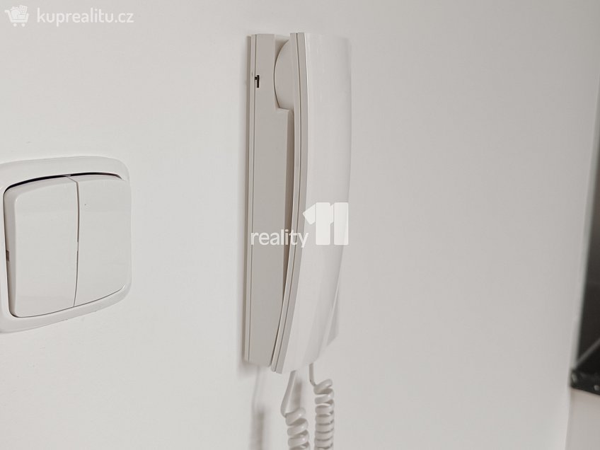 Pronájem bytu 1+1 50 m^2 Karla Čapka, Děčín 