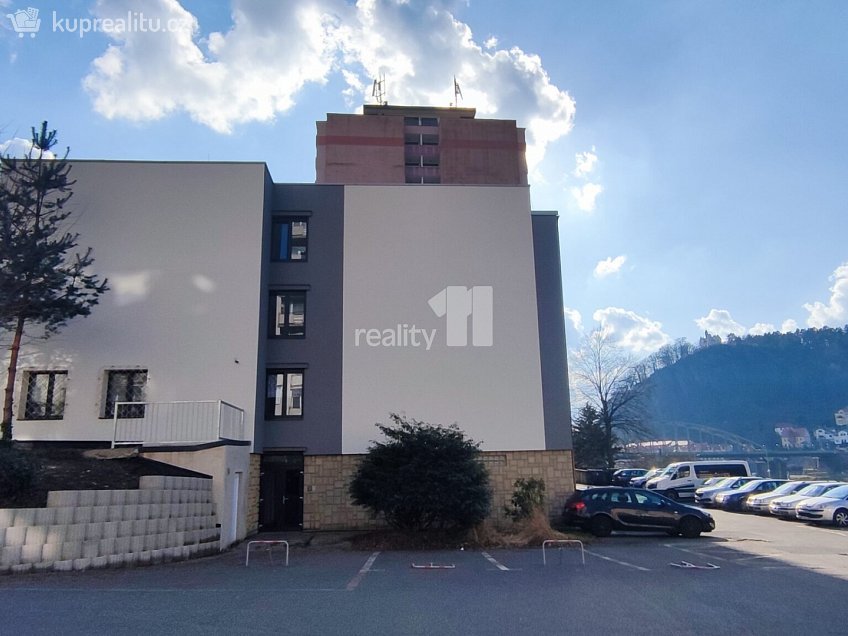 Pronájem bytu 1+1 50 m^2 Karla Čapka, Děčín 