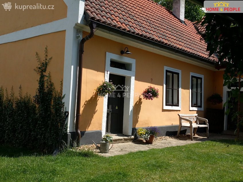 Prodej  rodinného domu 190 m^2 Vysoký Chlumec, Vysoký Chlumec 