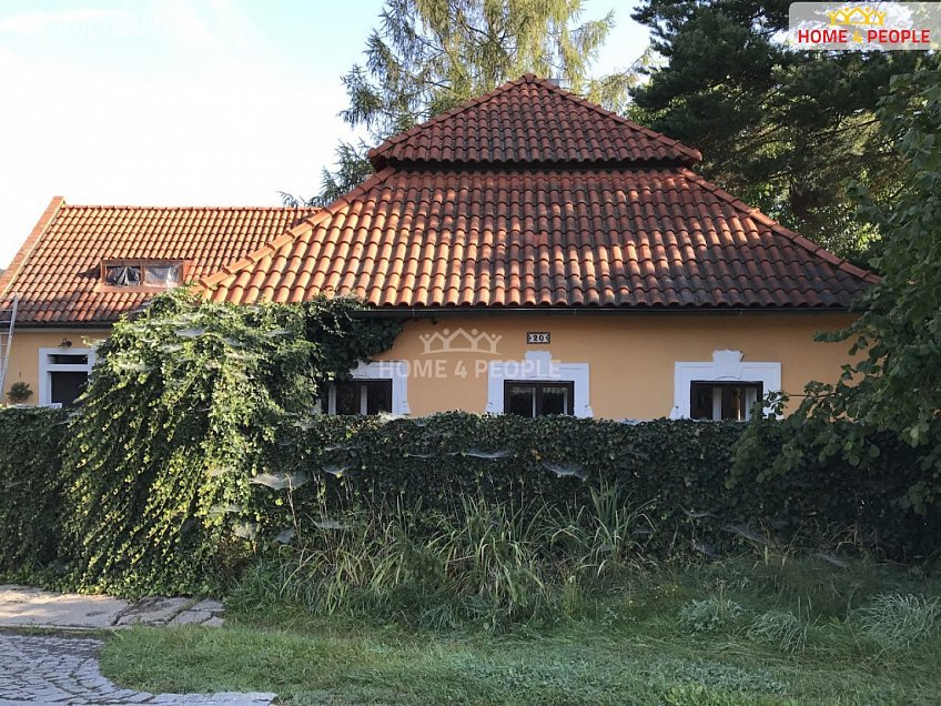 Prodej  rodinného domu 190 m^2 Vysoký Chlumec, Vysoký Chlumec 