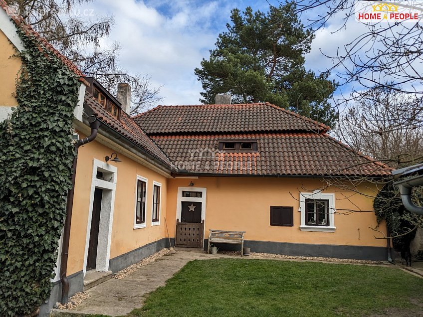 Prodej  rodinného domu 190 m^2 Vysoký Chlumec, Vysoký Chlumec 