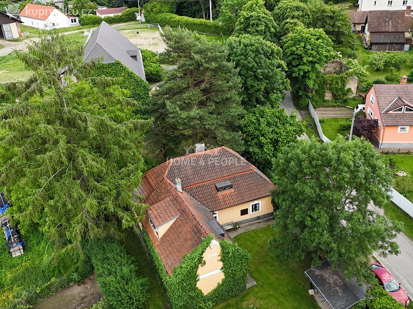 Prodej  rodinného domu 190 m^2 Vysoký Chlumec, Vysoký Chlumec 