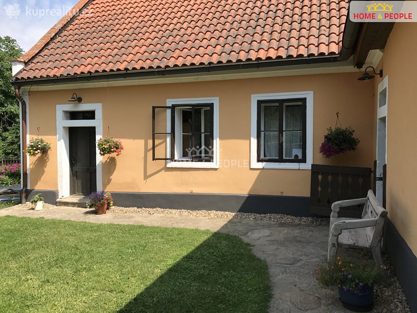 Prodej  rodinného domu 190 m^2 Vysoký Chlumec, Vysoký Chlumec 
