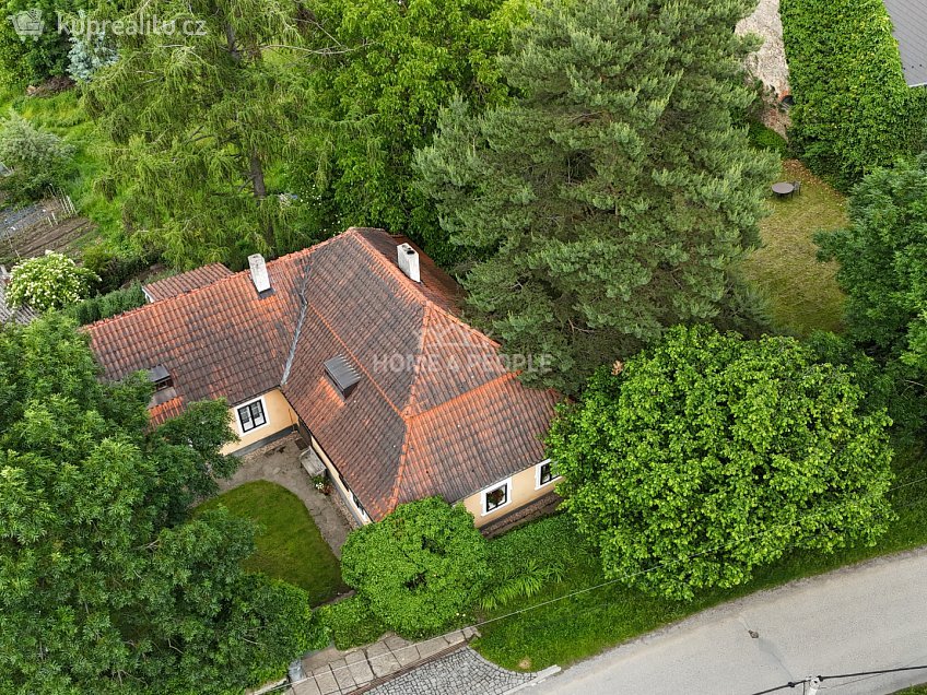 Prodej  rodinného domu 190 m^2 Vysoký Chlumec, Vysoký Chlumec 