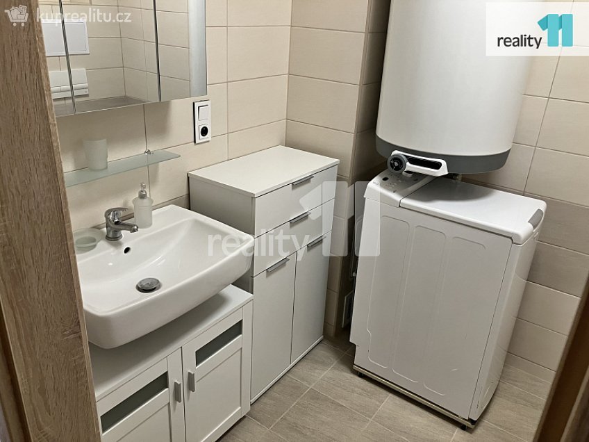 Pronájem bytu 3+kk 71 m^2 Vochov, Vochov 