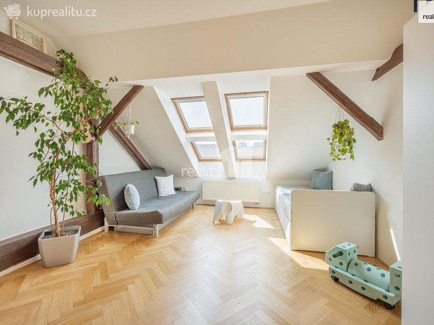Prodej bytu 3+kk 74 m^2 Lihovarská, Praha 9 