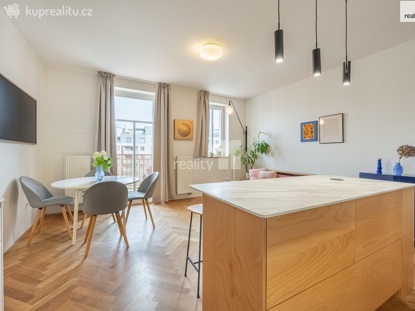 Prodej bytu 3+kk 74 m^2 Lihovarská, Praha 9 