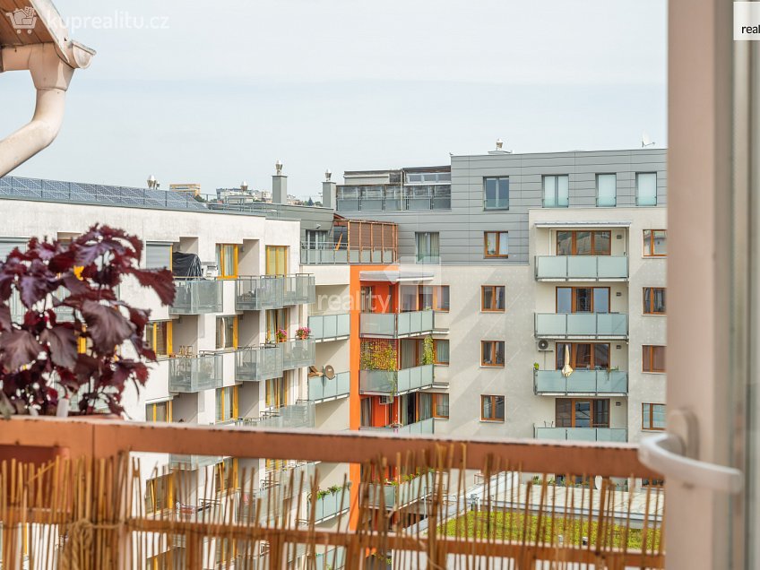 Prodej bytu 3+kk 74 m^2 Lihovarská, Praha 9 