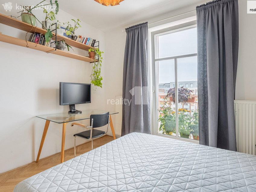 Prodej bytu 3+kk 74 m^2 Lihovarská, Praha 9 