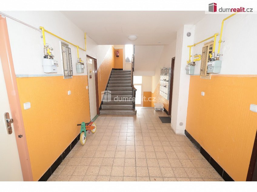 Pronájem bytu 2+kk 44 m^2 Nad olšinami, Praha 10 