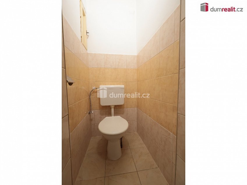 Pronájem bytu 2+kk 44 m^2 Nad olšinami, Praha 10 