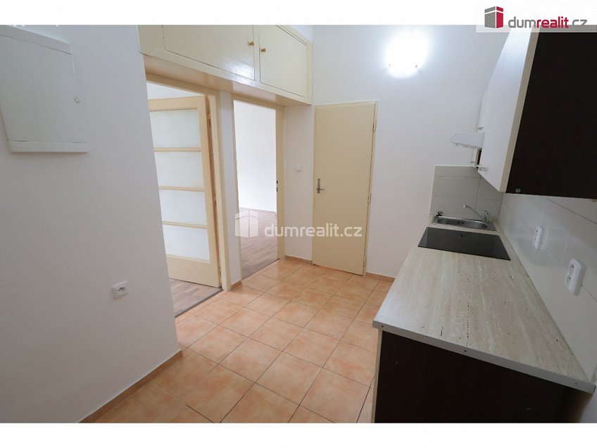 Pronájem bytu 2+kk 44 m^2 Nad olšinami, Praha 10 