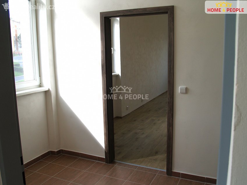 Pronájem bytu 2+kk 51 m^2 Školní, Chodov 