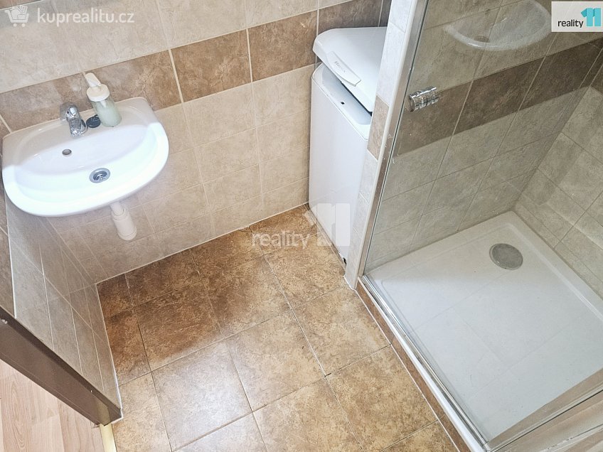Pronájem bytu 2+kk 40 m^2 Novodvorská, Praha 4 