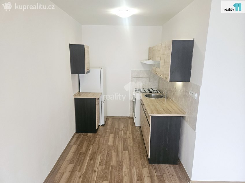 Pronájem bytu 2+kk 40 m^2 Novodvorská, Praha 4 