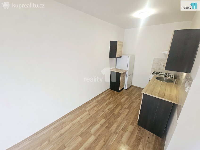 Pronájem bytu 2+kk 40 m^2 Novodvorská, Praha 4 
