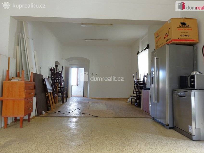 Pronájem  skladu 107 m^2 U Pivovaru, Louňovice pod Blaníkem 