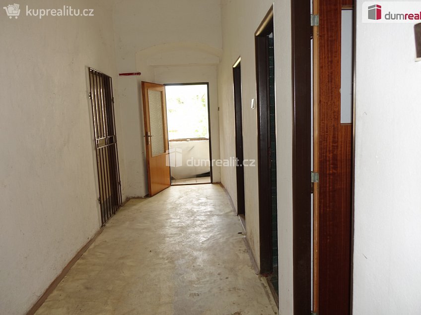 Pronájem  skladu 107 m^2 U Pivovaru, Louňovice pod Blaníkem 