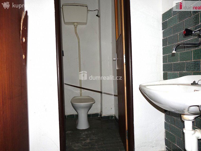 Pronájem  skladu 107 m^2 U Pivovaru, Louňovice pod Blaníkem 