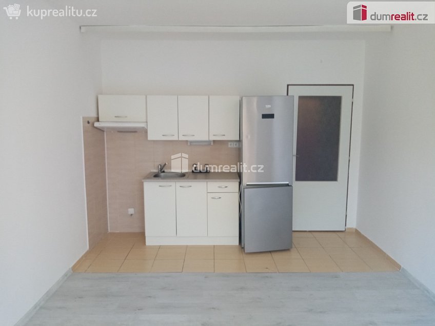 Pronájem bytu 1+kk 25 m^2 Želenická, Děčín 