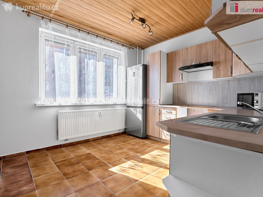 Prodej bytu 2+1 59 m^2 Sídliště, Hroznětín 