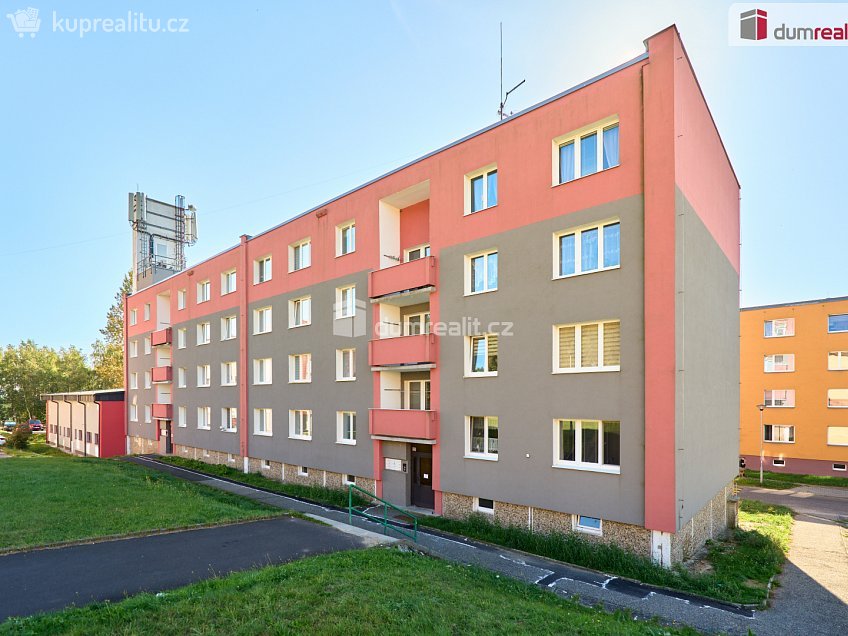 Prodej bytu 2+1 59 m^2 Sídliště, Hroznětín 