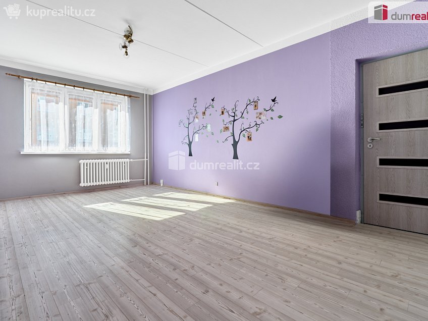 Prodej bytu 2+1 59 m^2 Sídliště, Hroznětín 