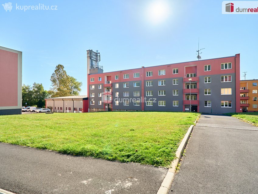 Prodej bytu 2+1 59 m^2 Sídliště, Hroznětín 
