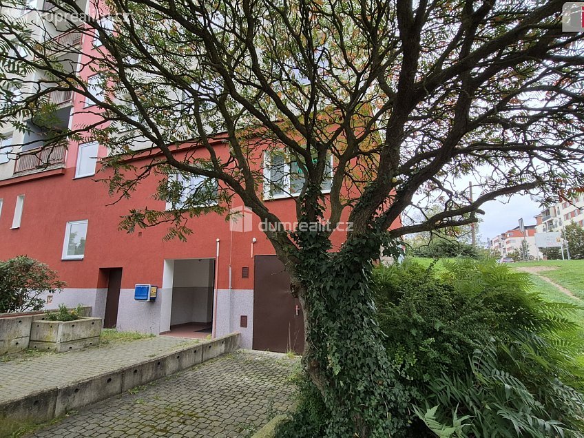 Prodej bytu 1+kk 32 m^2 Hodonínská, Plzeň 