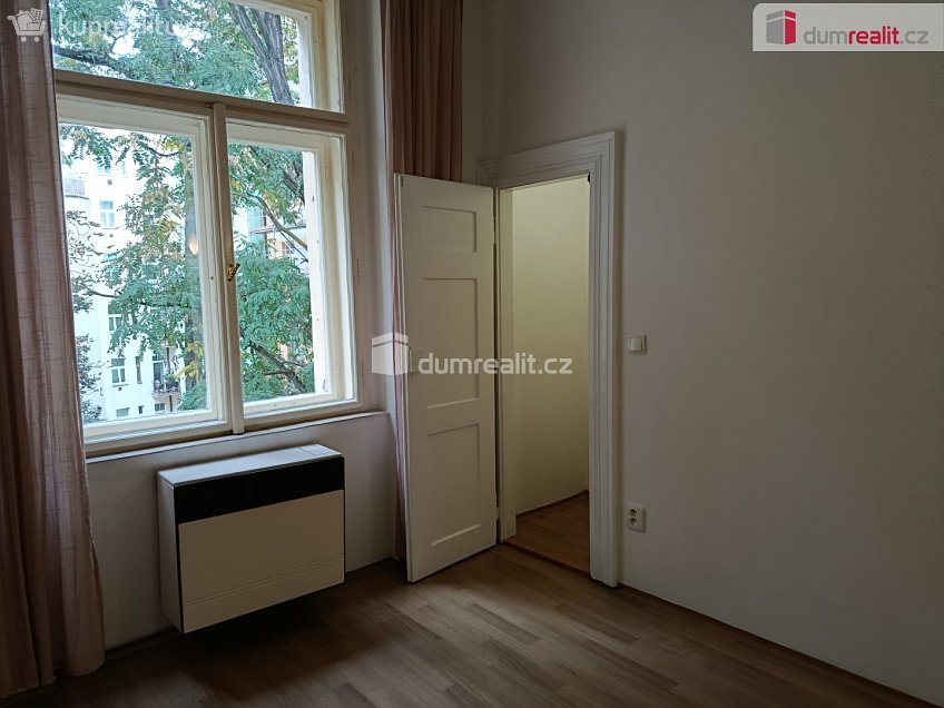 Pronájem bytu 1+kk 24 m^2 Na spojce, Praha 10 
