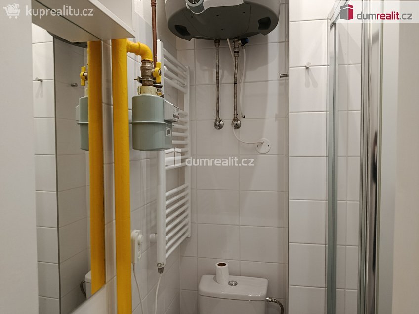 Pronájem bytu 1+kk 24 m^2 Na spojce, Praha 10 