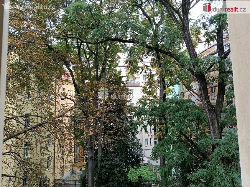 Pronájem bytu 1+kk 24 m^2 Na spojce, Praha 10 