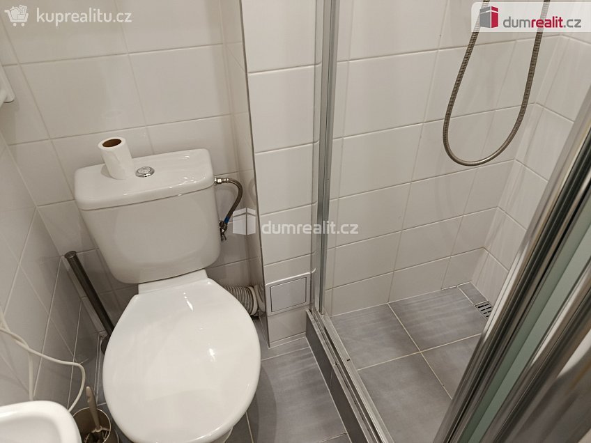 Pronájem bytu 1+kk 24 m^2 Na spojce, Praha 10 
