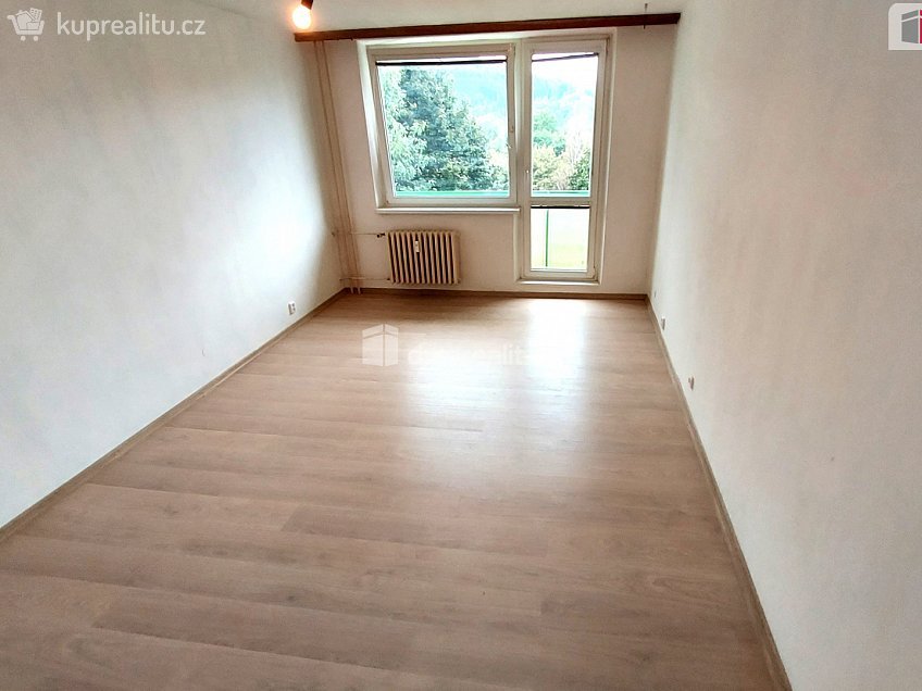 Prodej bytu 1+kk 30 m^2 Školní, Otrokovice 