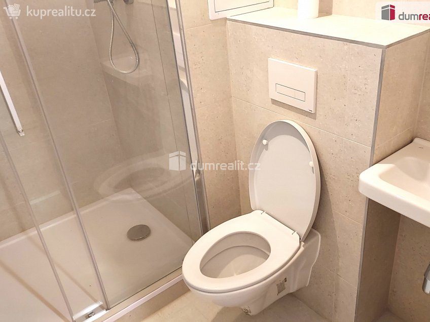 Prodej bytu 1+kk 30 m^2 Školní, Otrokovice 