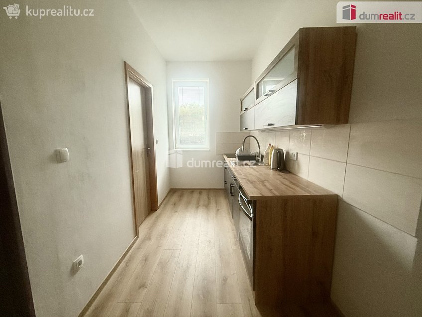Pronájem bytu 2+1 65 m^2 Teplická, Děčín 