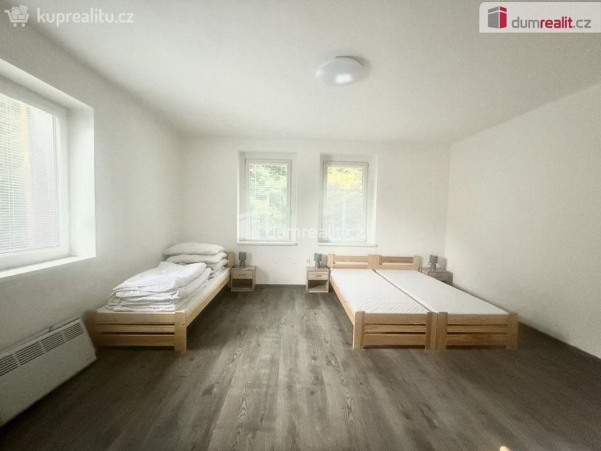 Pronájem bytu 2+1 65 m^2 Teplická, Děčín 