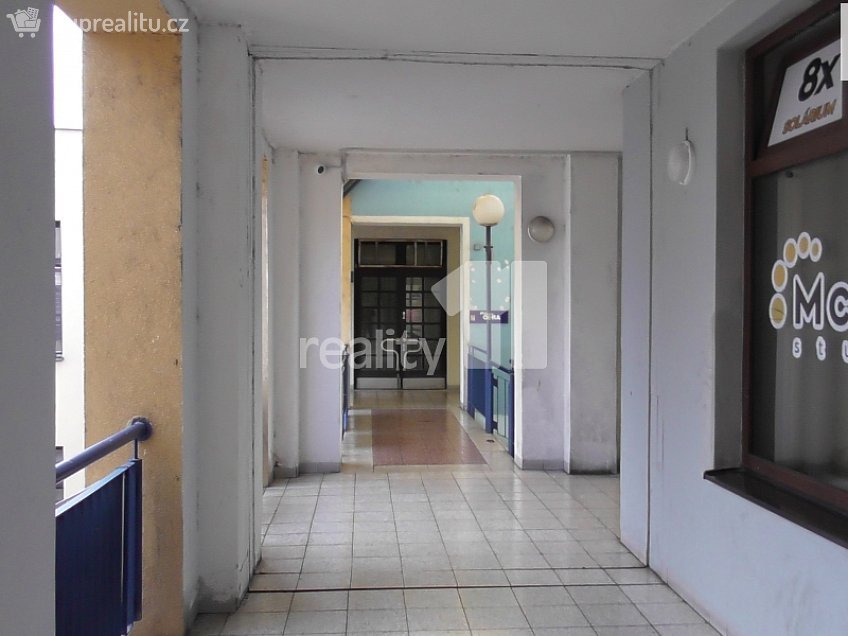 Pronájem  obchodních prostor 36 m^2 Dr. Martínka, Ostrava 